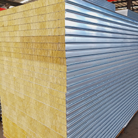 ?巖棉板是一種新型的保溫、隔燃、吸聲材料